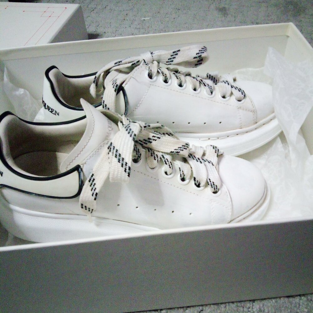 Alexander Mqueen women sneakers size 6 black/white